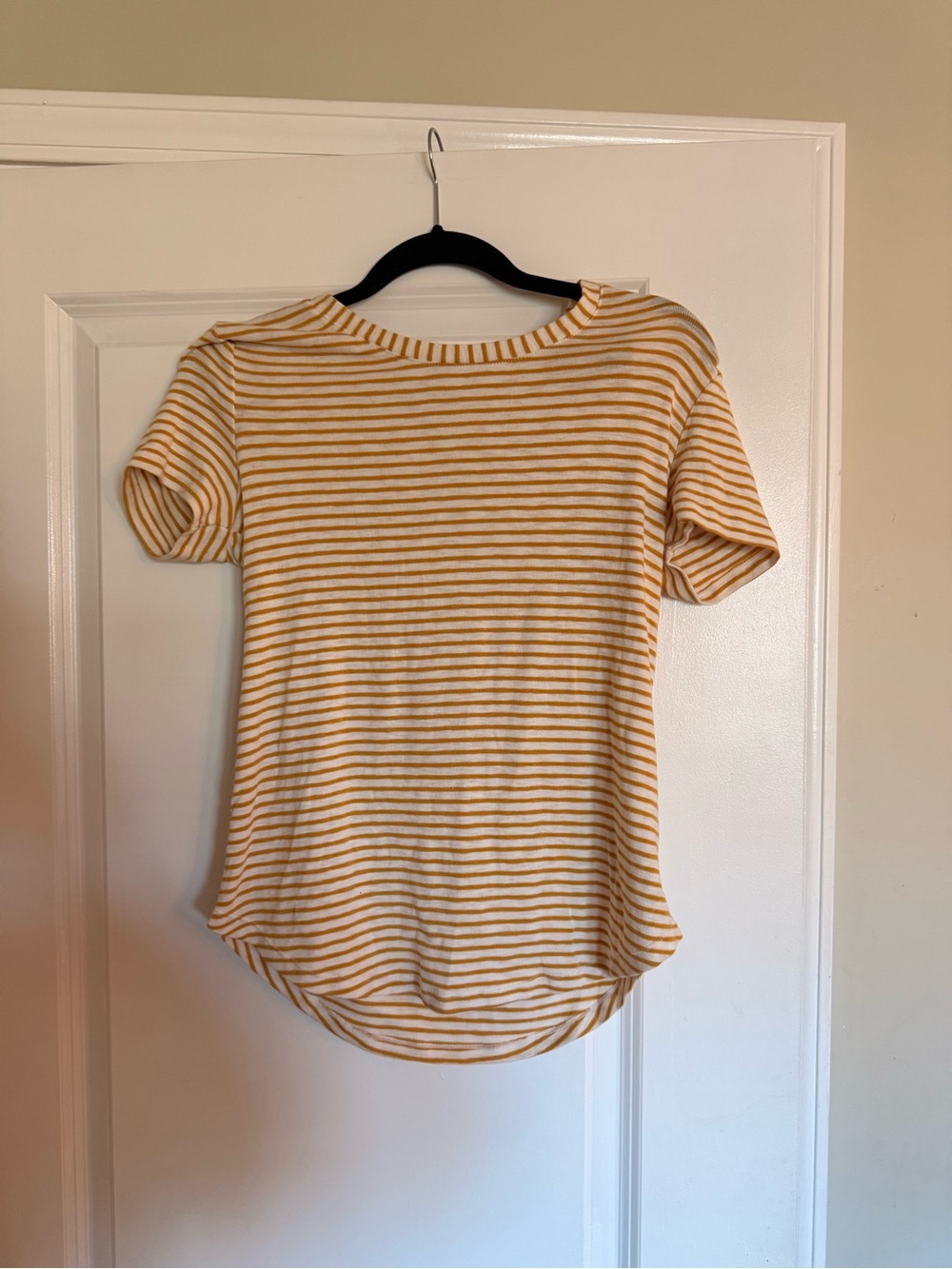 Marled Striped Short-Sleeve Tee in Mustard and White